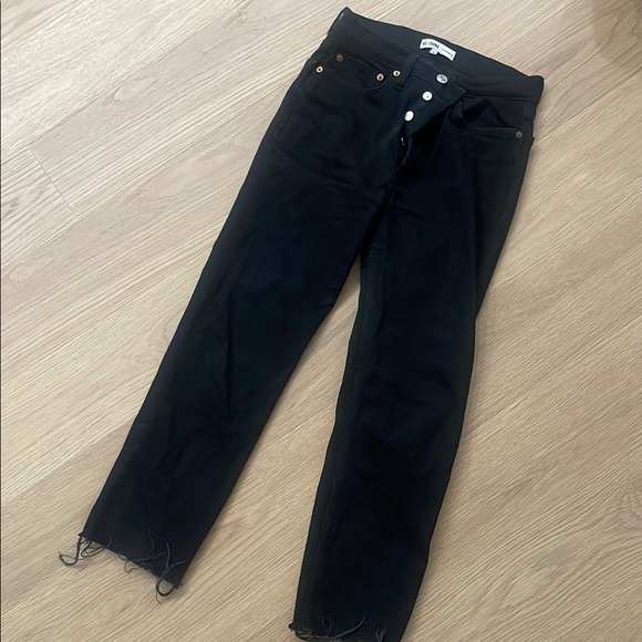Re/Done Black Cropped Ankle Jeans with Raw Hem - Picture 1 of 2
